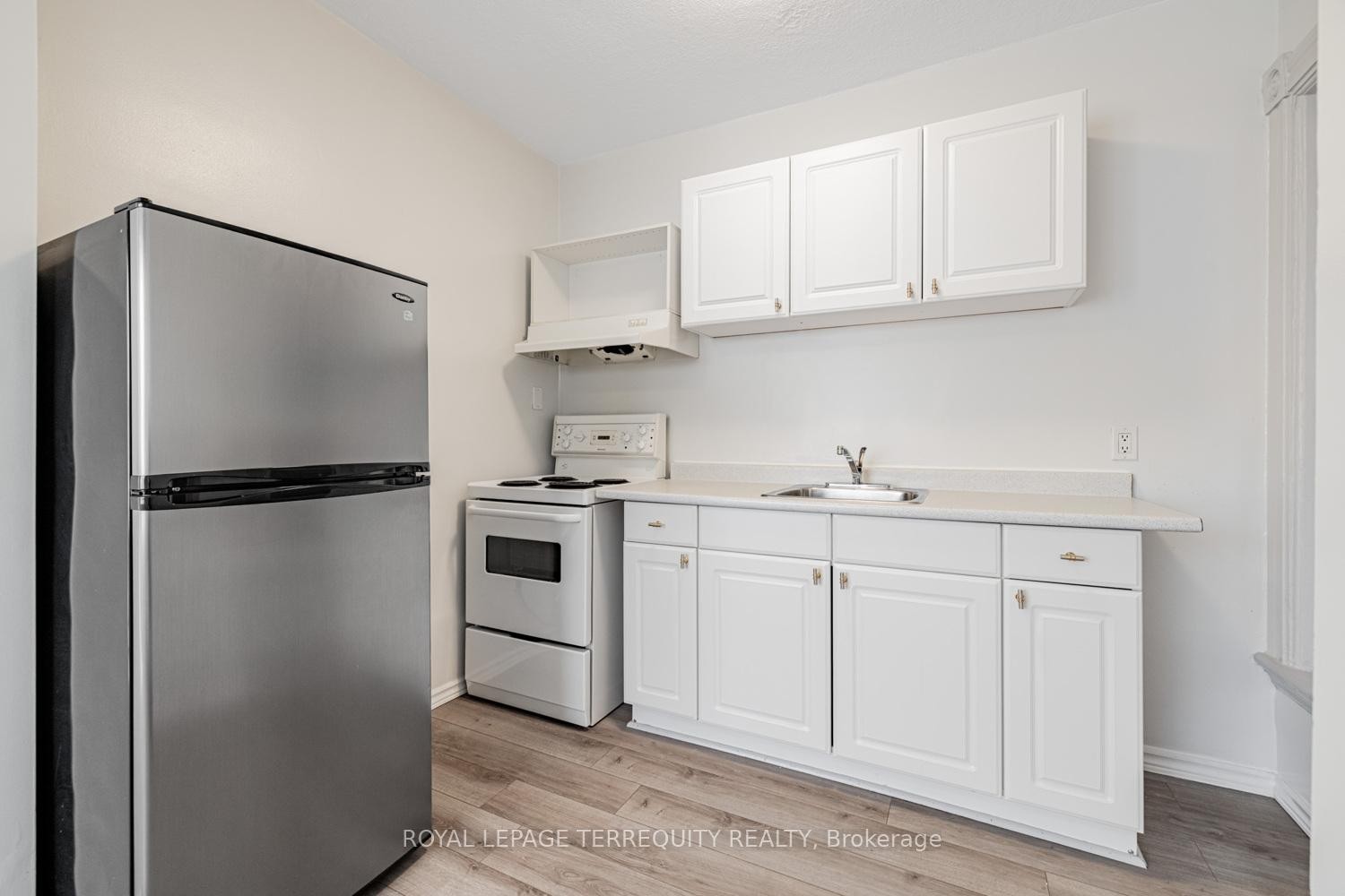 Top Floor-171 Christie Street, Toronto, ON - Indoor Photo Showing Kitchen