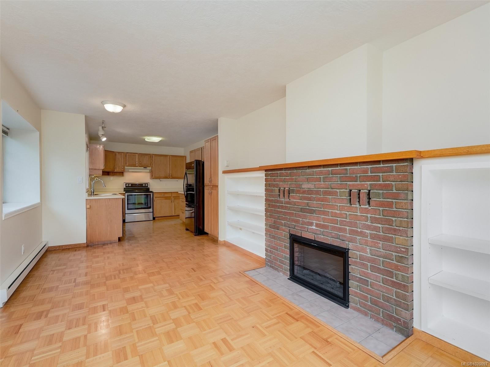 993 Scottswood Close, Saanich, BC