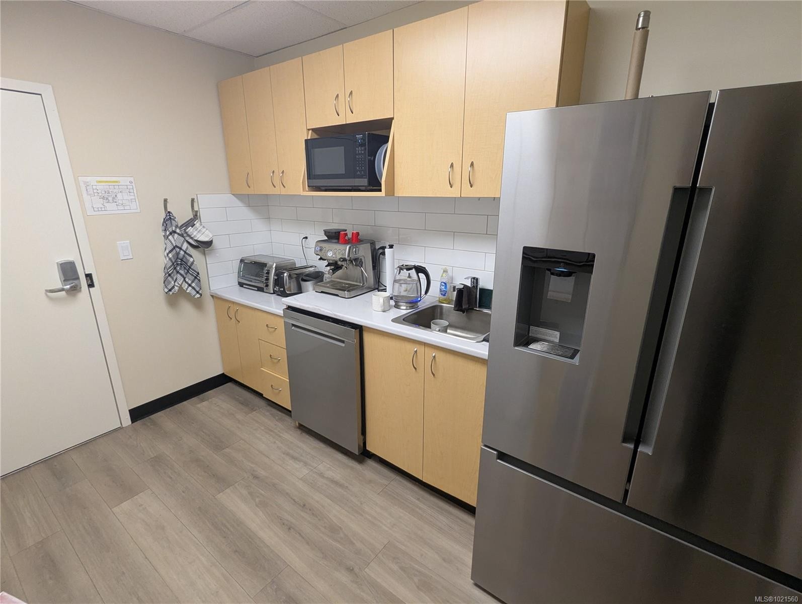 204-4420 Chatterton Way, Saanich, BC