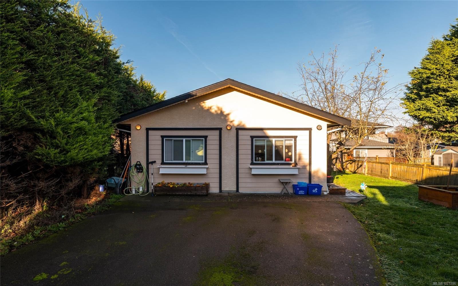 3026 Donald St, Saanich, BC