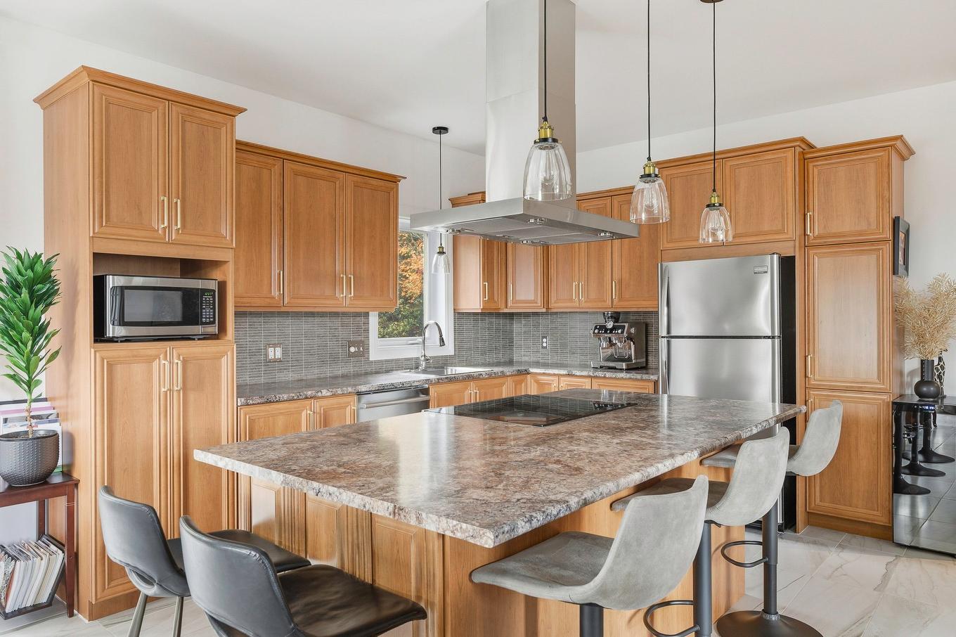 Cuisine - 311 Mtée Du Versant-Sud S., Sainte-Agathe-Des-Monts, QC - Indoor Photo Showing Kitchen