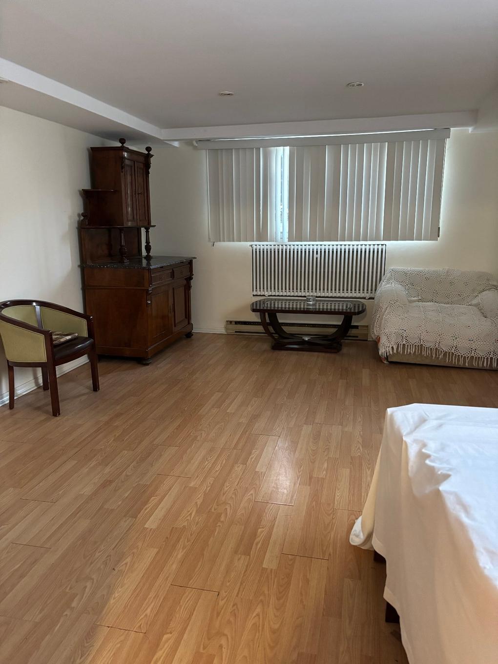 Salon - 1220 - 1222 Rue Montpellier, Montréal (Saint-Laurent), QC - Indoor Photo Showing Bedroom