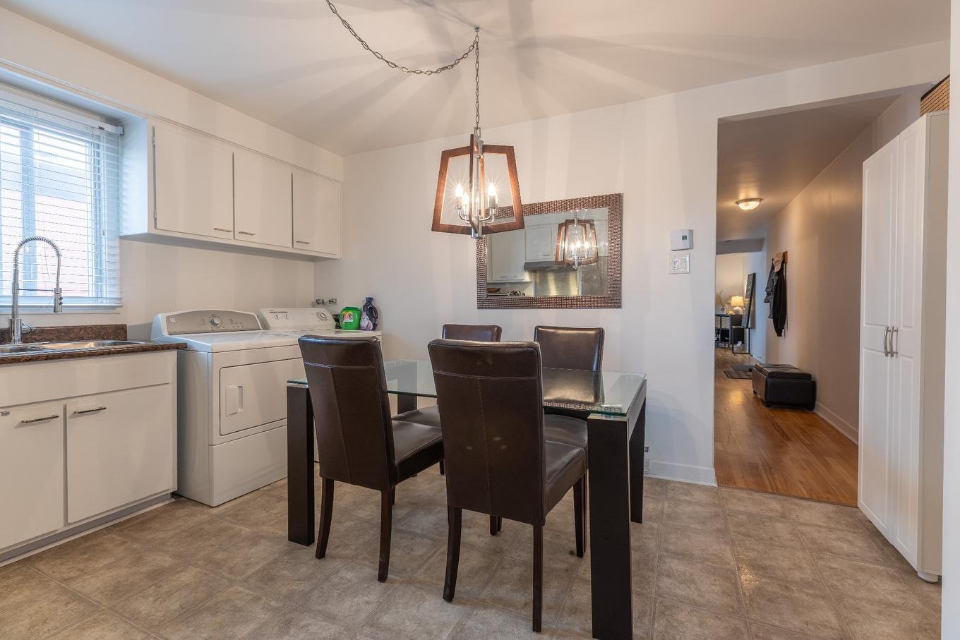 Kitchen - 6352 Boul. Des Roseraies, Montréal (Anjou), QC - Indoor Photo Showing Laundry Room