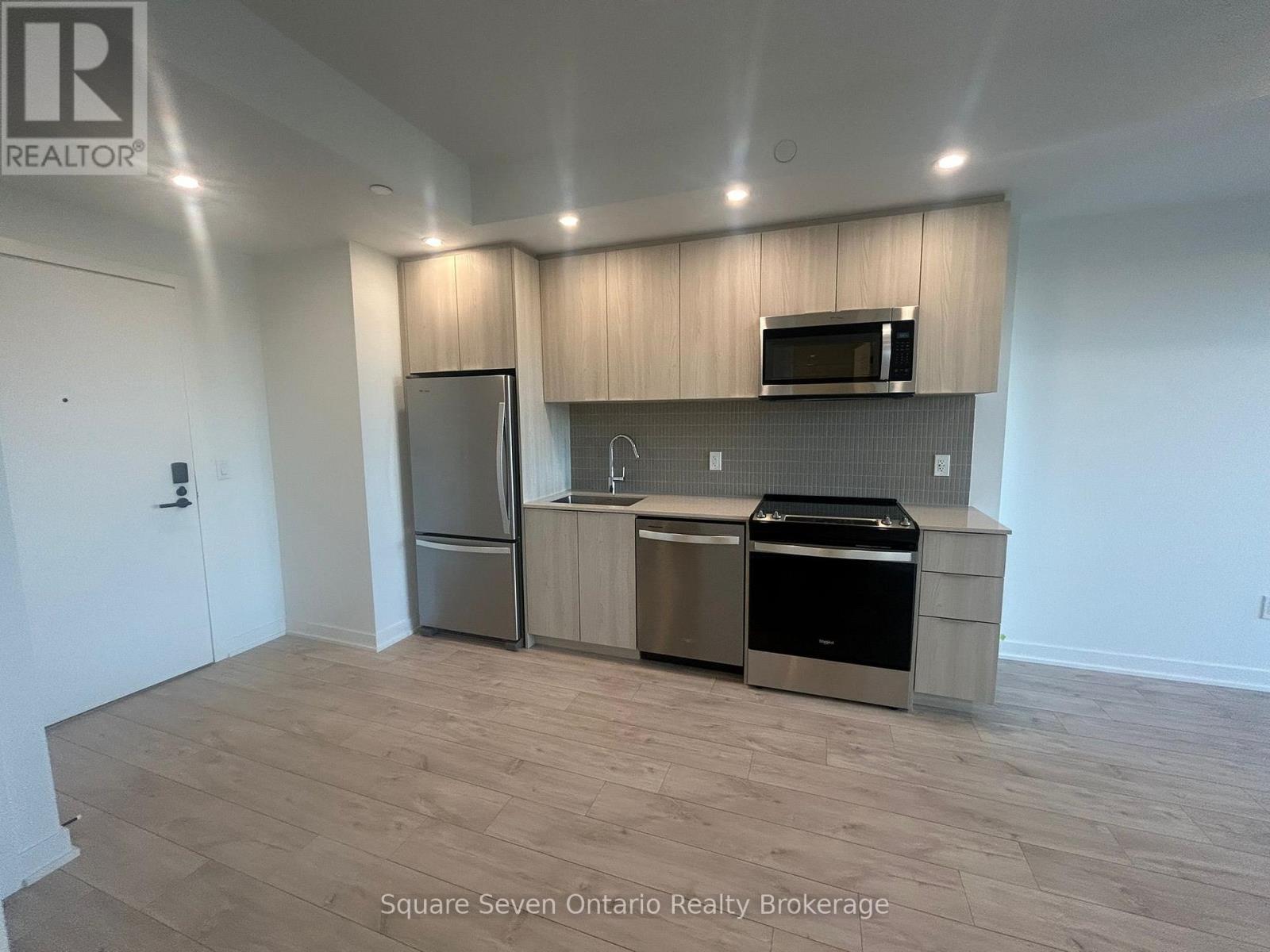 513 - 720 Whitlock Avenue, Milton, ON - Indoor Photo Showing Kitchen With Stainless Steel Kitchen