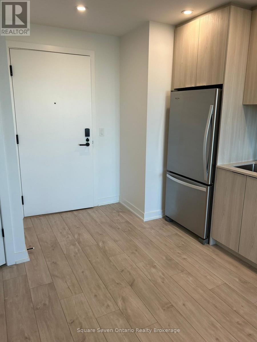 513 - 720 Whitlock Avenue, Milton, ON - Indoor