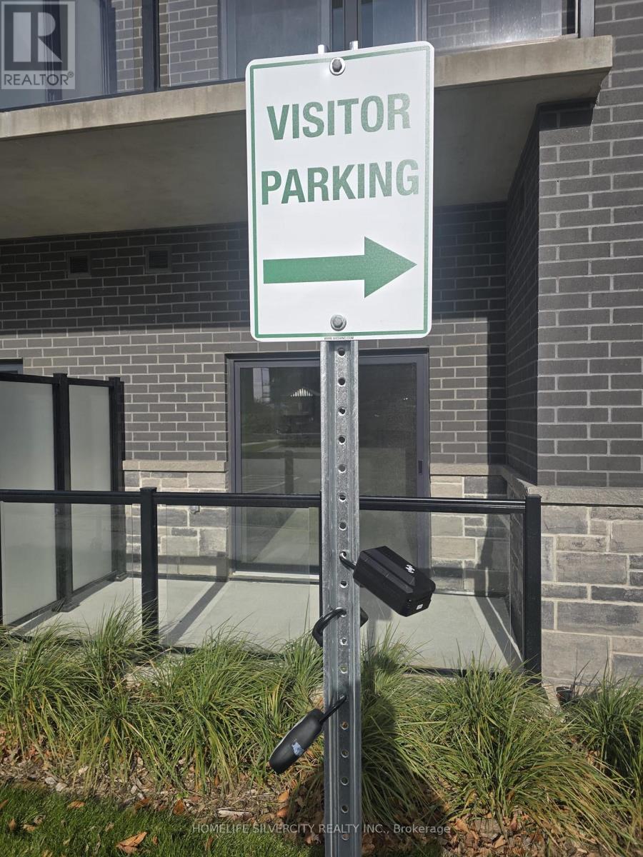 208 - 1100 Lackner Place, Kitchener, ON - Outdoor