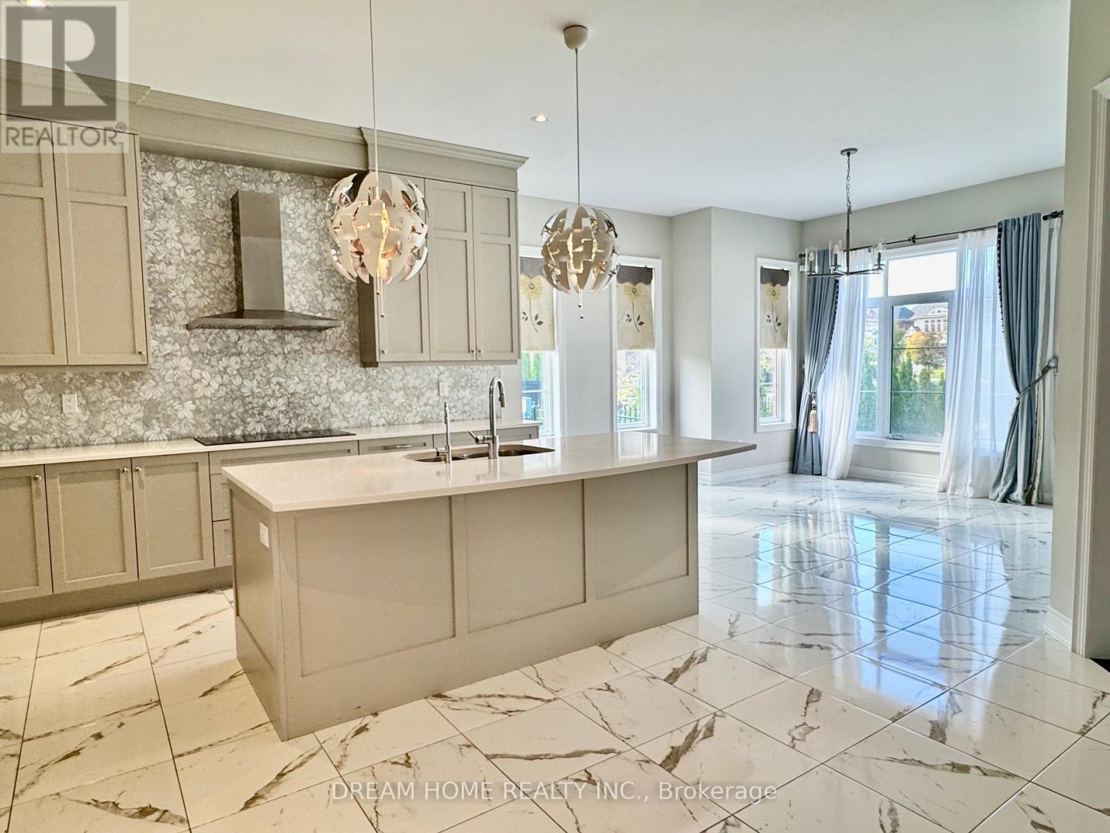 28 Larkin Avenue, King, ON - Indoor Photo Showing Kitchen