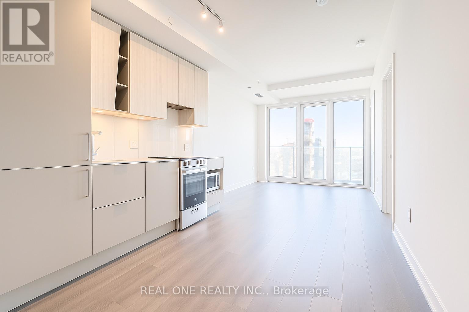 3512 - 3900 Confederation Parkway, Mississauga, ON - Indoor