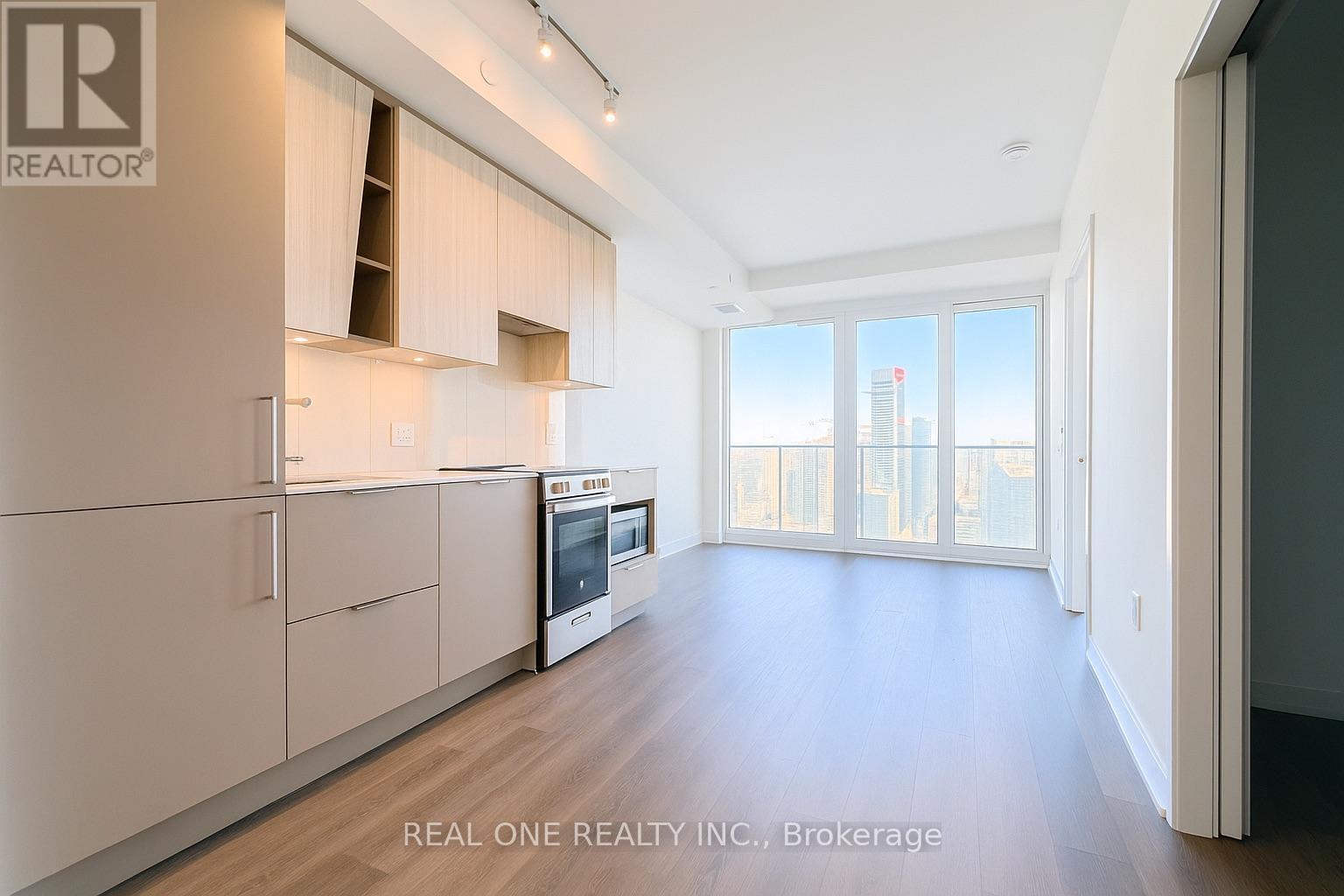 3512 - 3900 Confederation Parkway, Mississauga, ON - Indoor