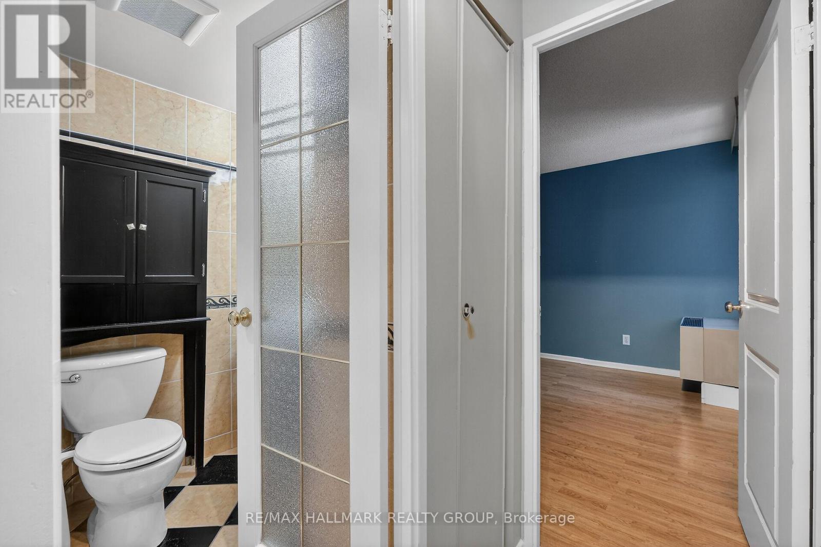 705 - 141 Somerset Street W, Ottawa, ON - Indoor Photo Showing Bathroom