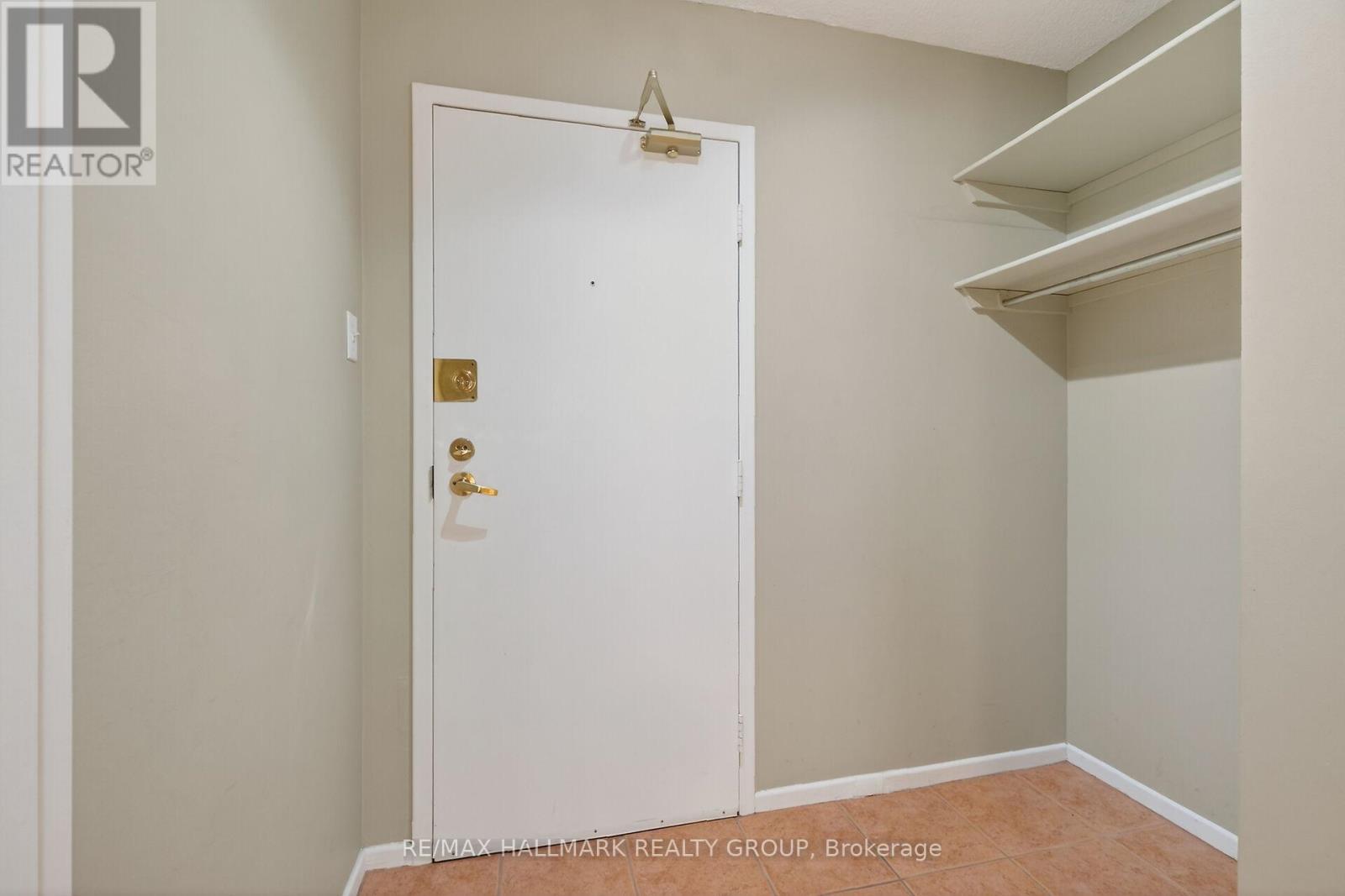 705 - 141 Somerset Street W, Ottawa, ON - Indoor