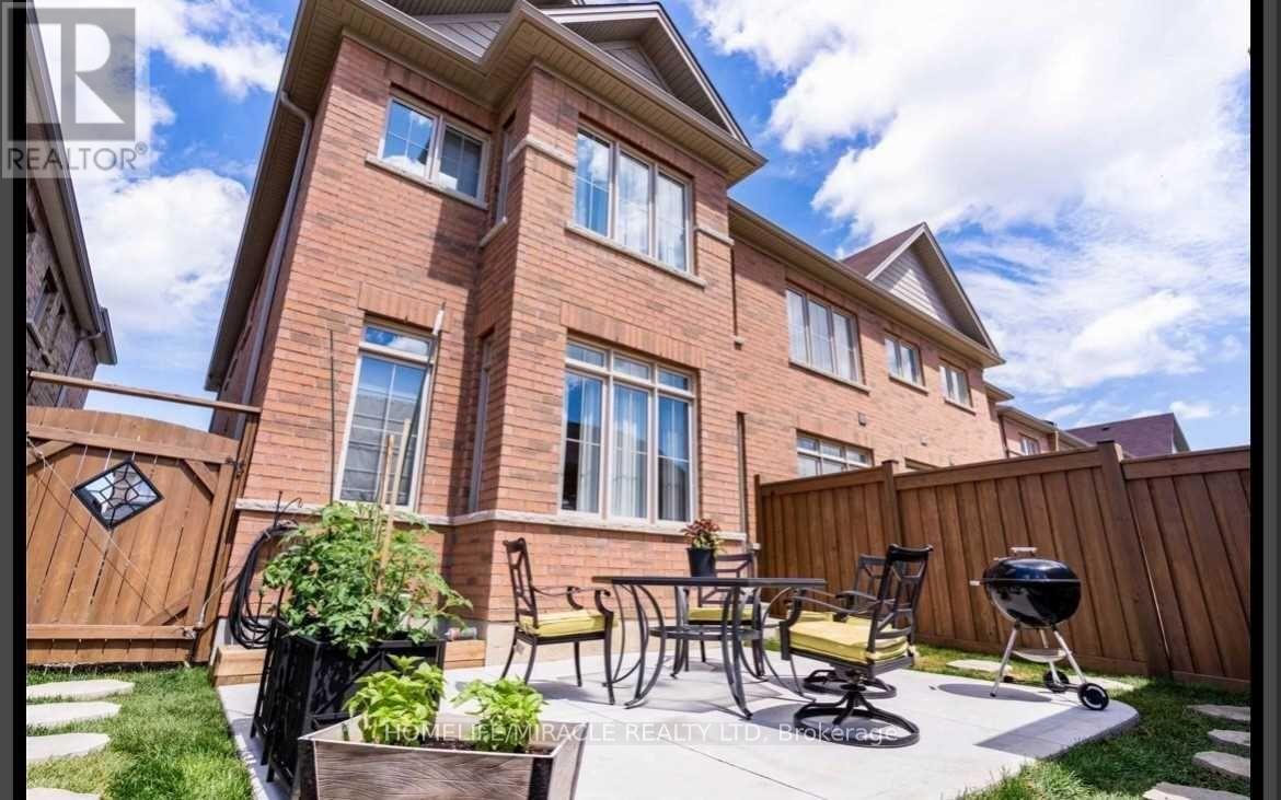 Upper - 17 Yellowknife Road, Brampton, ON - Outdoor With Deck Patio Veranda