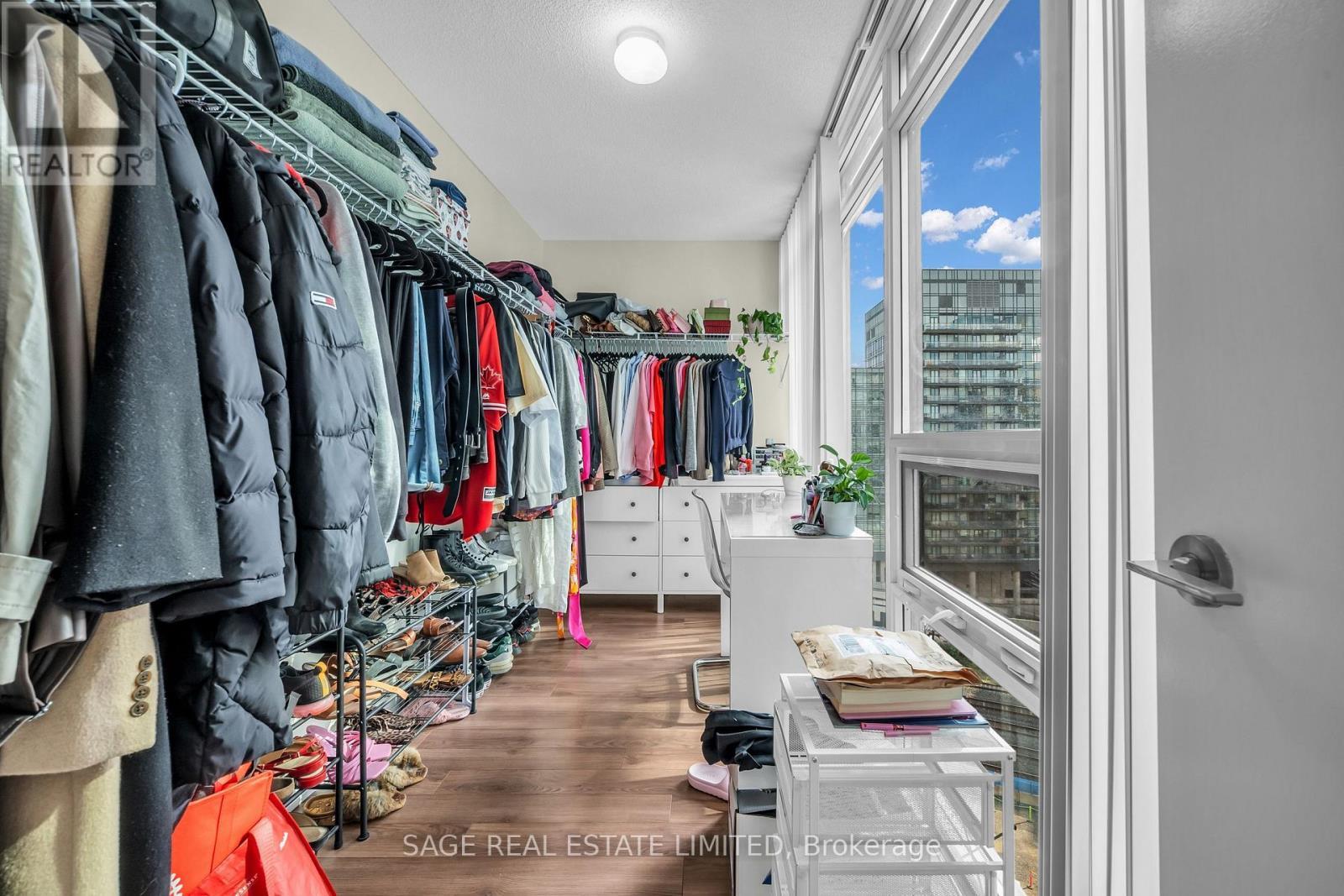 1210E - 36 Lisgar Street, Toronto, ON - Indoor With Storage