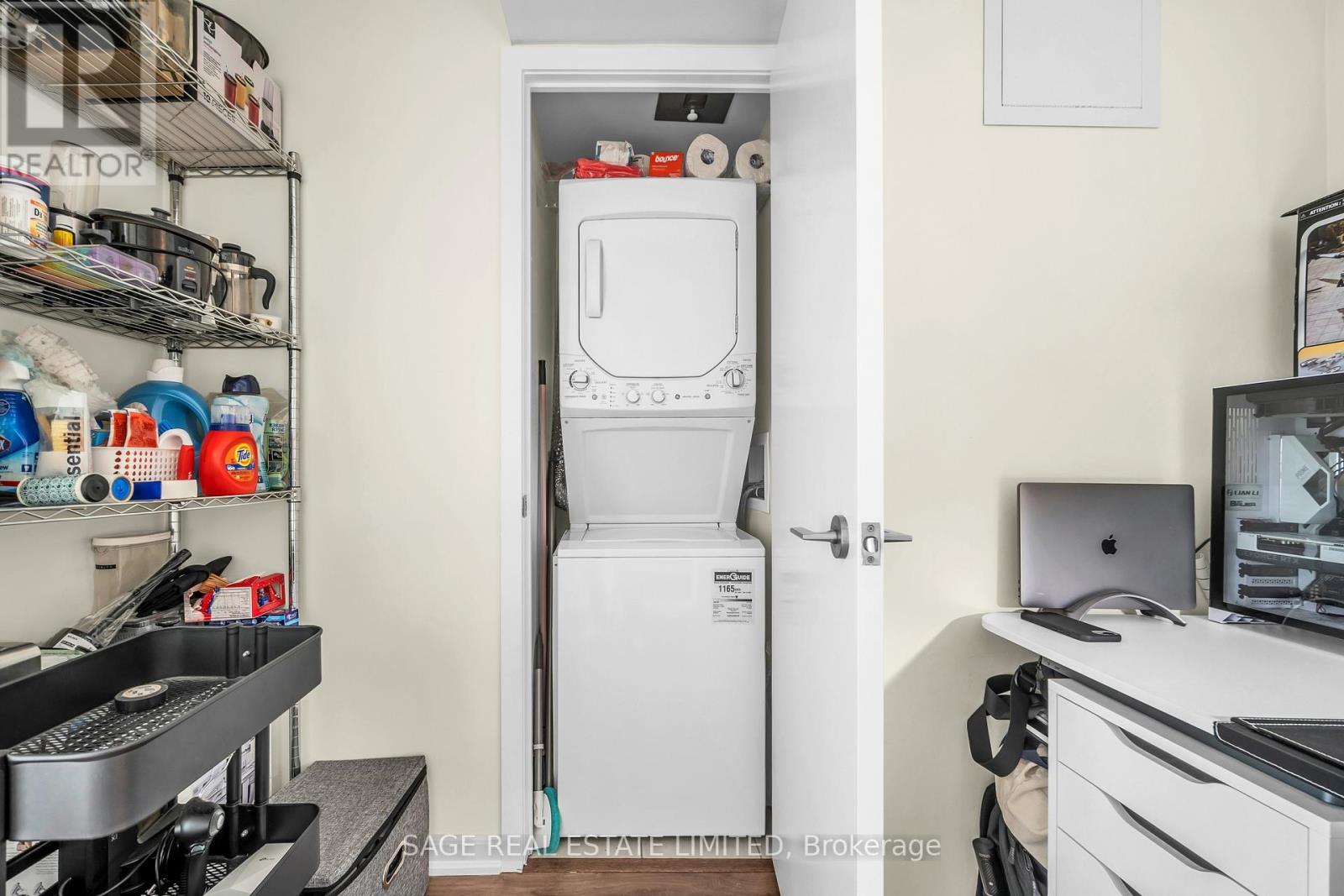 1210E - 36 Lisgar Street, Toronto, ON - Indoor Photo Showing Laundry Room