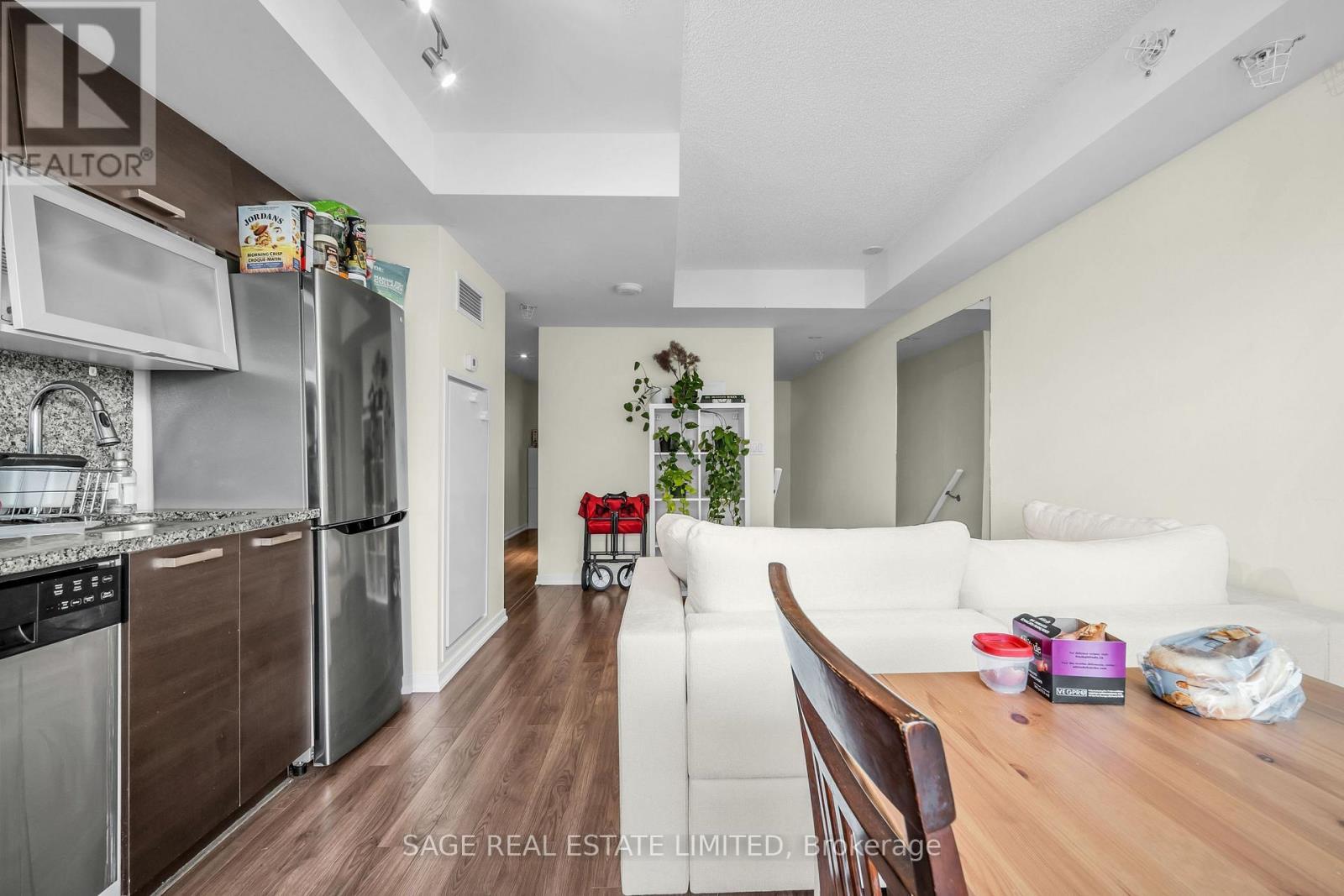 1210E - 36 Lisgar Street, Toronto, ON - Indoor Photo Showing Kitchen