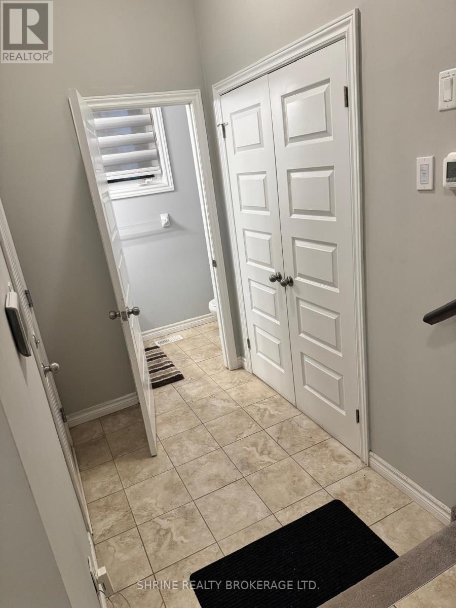 1704 O'Hanlan Lane, London North (North D), ON - Indoor Photo Showing Other Room