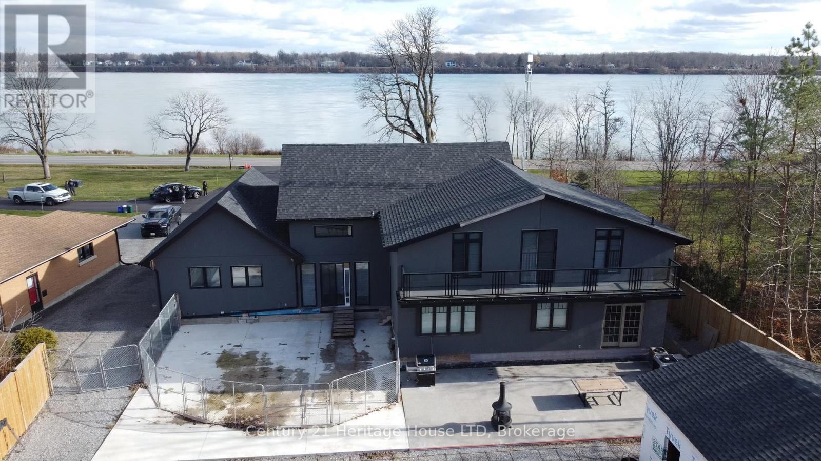 9785 Niagara River Parkway, Niagara Falls (Lyons Creek), ON - Outdoor With Body Of Water