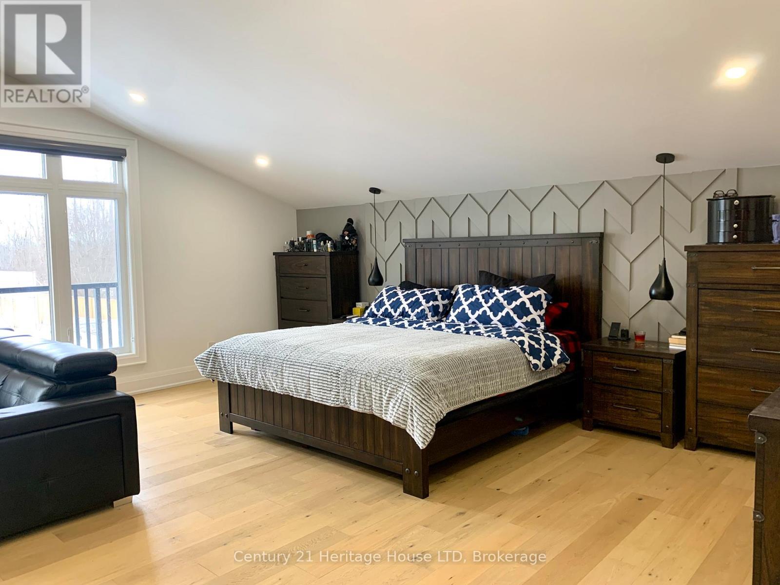 9785 Niagara River Parkway, Niagara Falls (Lyons Creek), ON - Indoor Photo Showing Bedroom