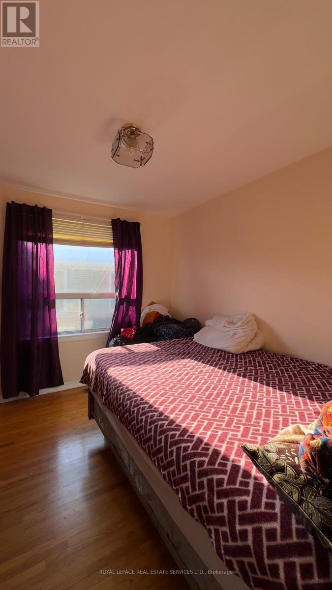 151 Vodden Street E, Brampton, ON - Indoor Photo Showing Bedroom