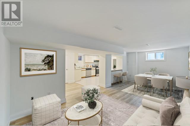131 Sanatorium Road, Hamilton, ON - Indoor Photo Showing Living Room