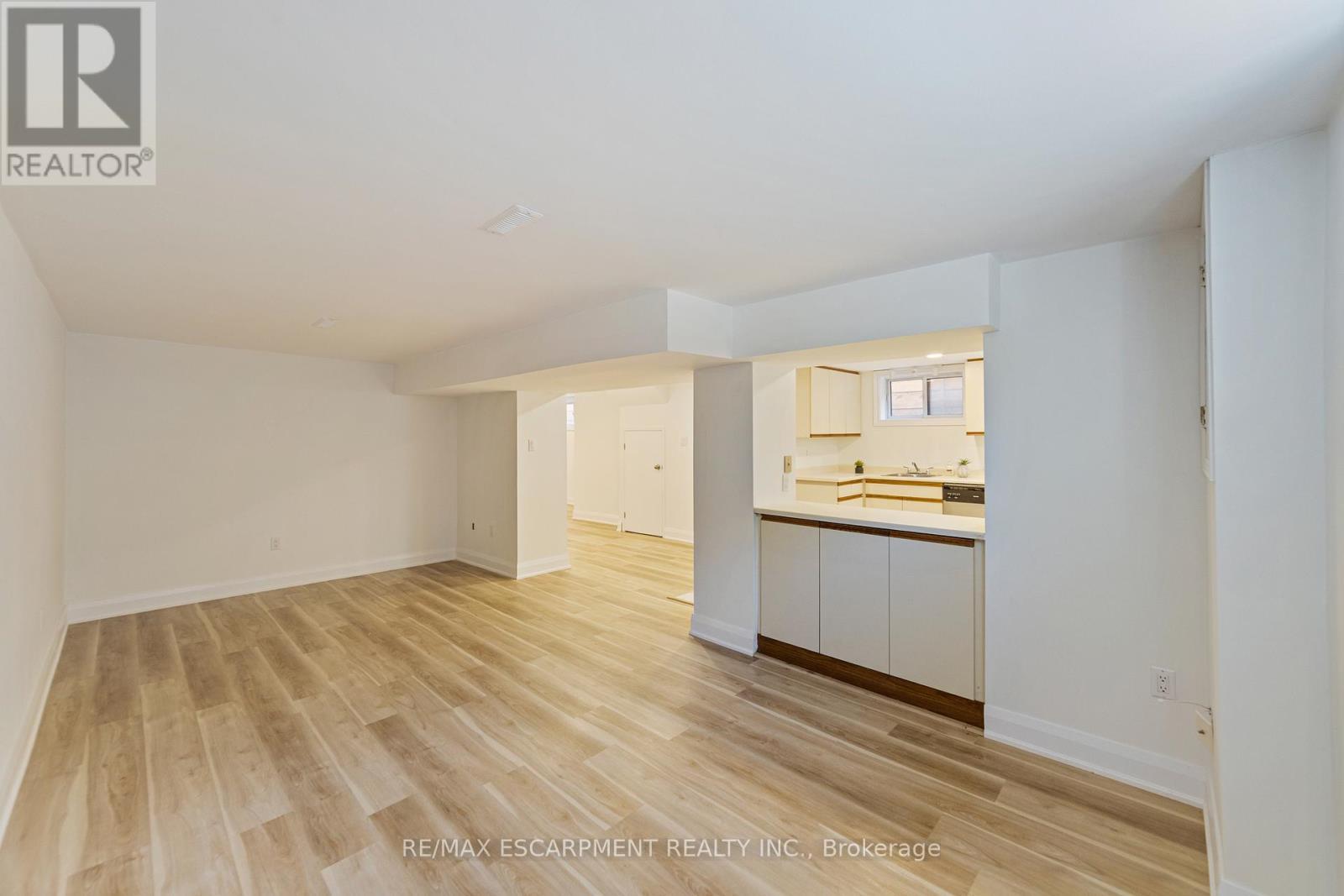 131 Sanatorium Road, Hamilton, ON - Indoor Photo Showing Kitchen