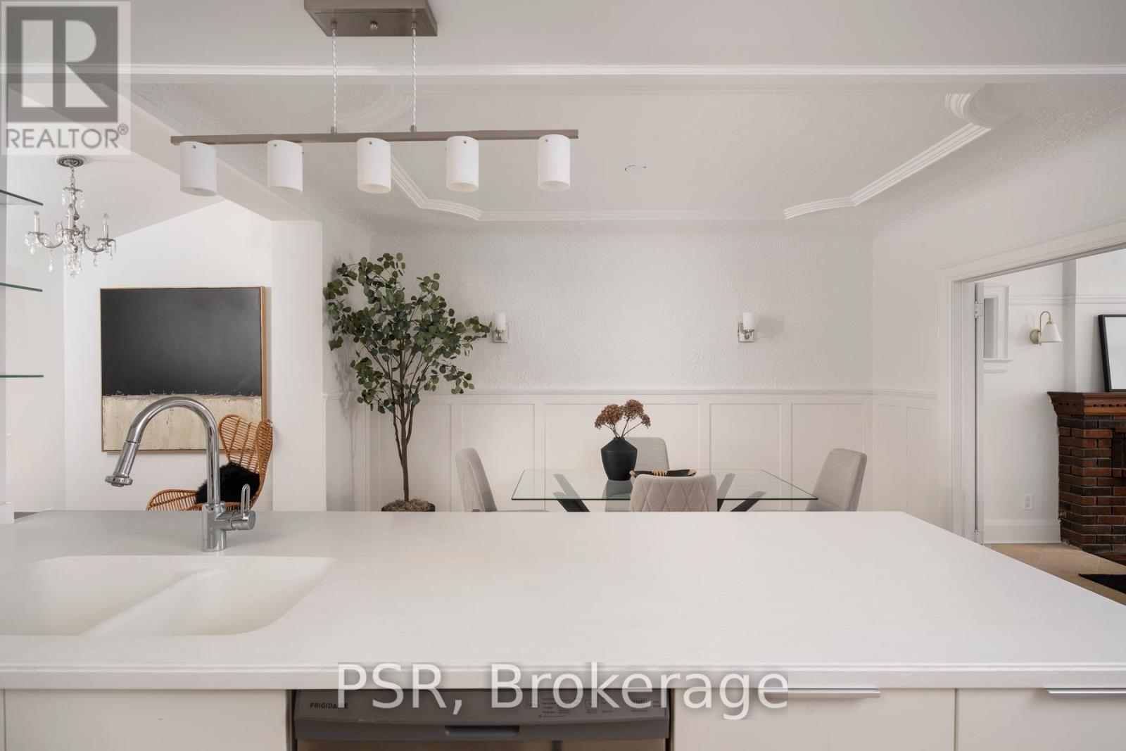 217 Northcliffe Boulevard, Toronto, ON - Indoor