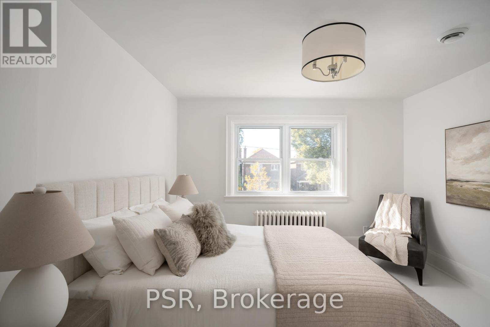 217 Northcliffe Boulevard, Toronto, ON - Indoor Photo Showing Bedroom