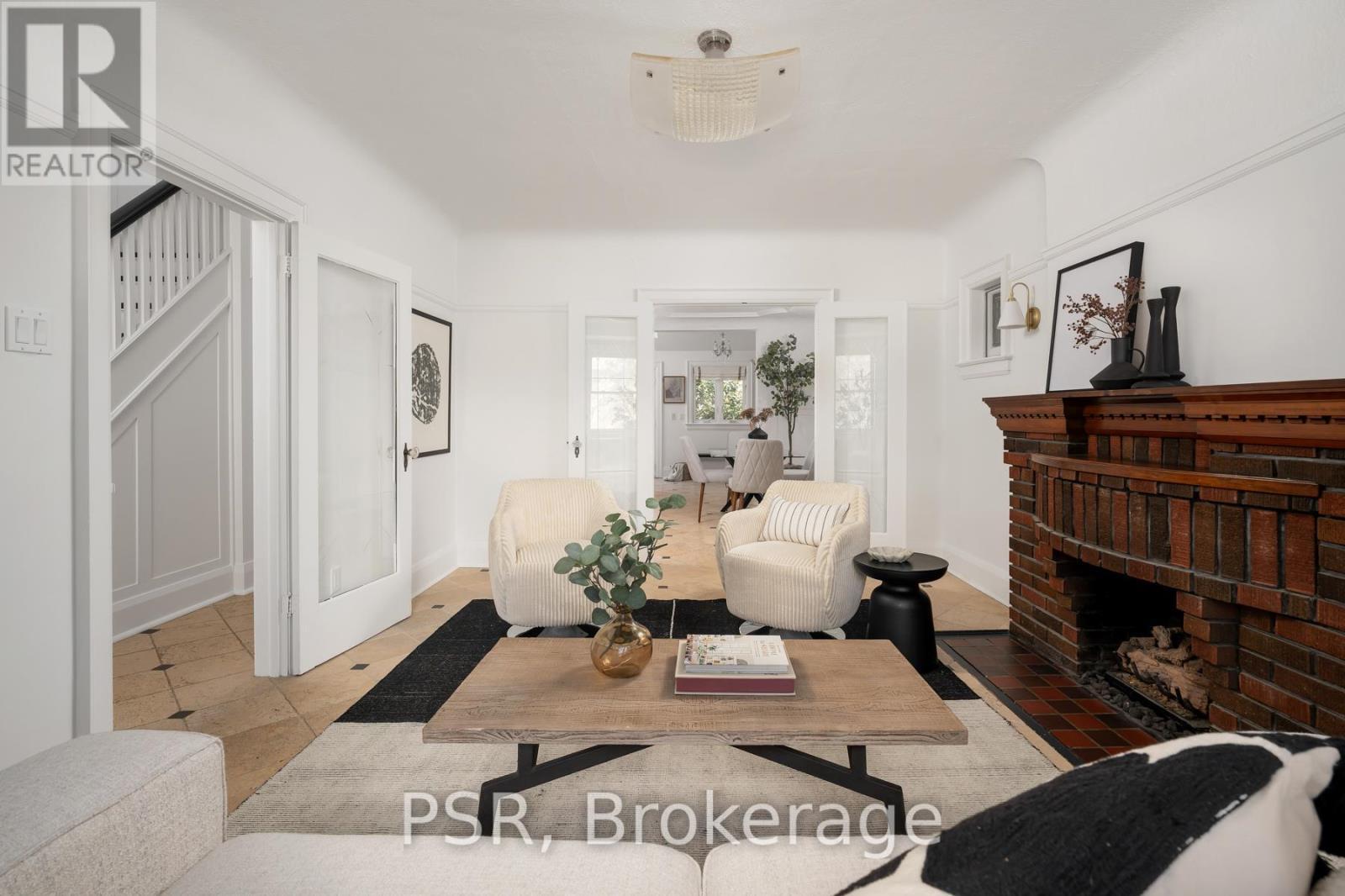 217 Northcliffe Boulevard, Toronto, ON - Indoor Photo Showing Living Room