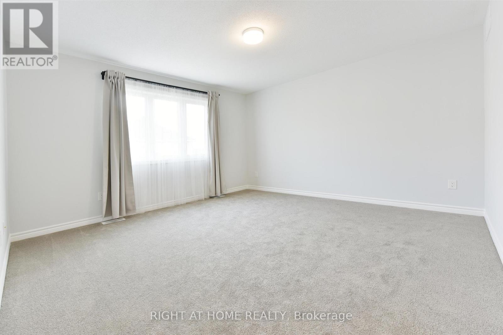 623 Perseus Avenue, Ottawa, ON - Indoor Photo Showing Other Room