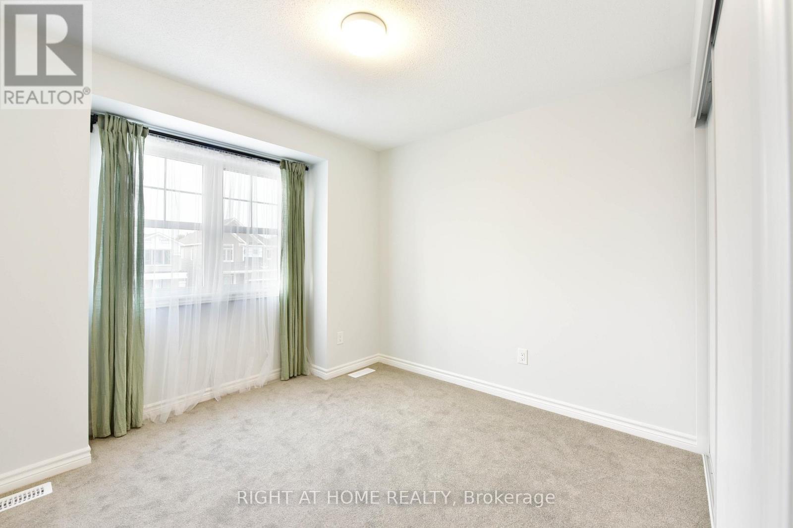 623 Perseus Avenue, Ottawa, ON - Indoor Photo Showing Other Room
