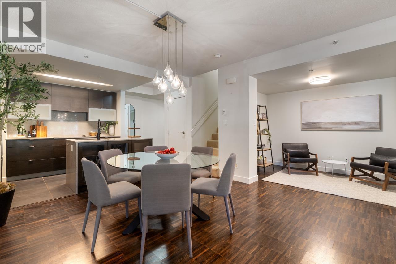 188 Chesterfield Avenue, North Vancouver, BC