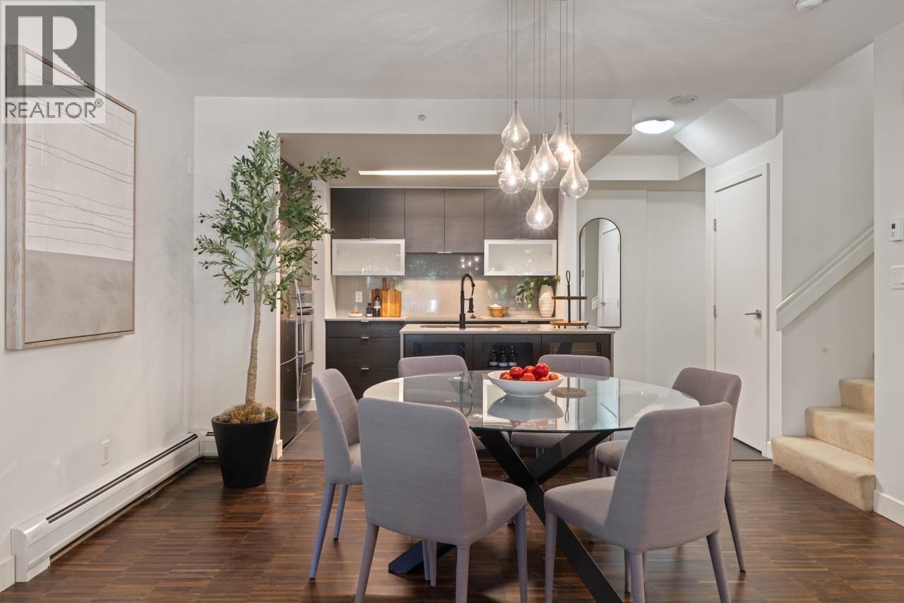 188 Chesterfield Avenue, North Vancouver, BC