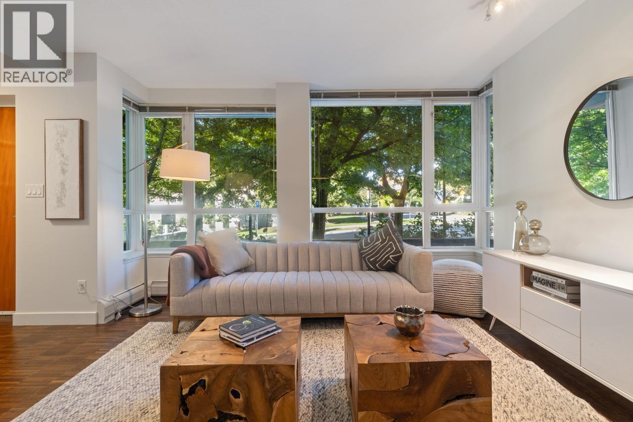 188 Chesterfield Avenue, North Vancouver, BC