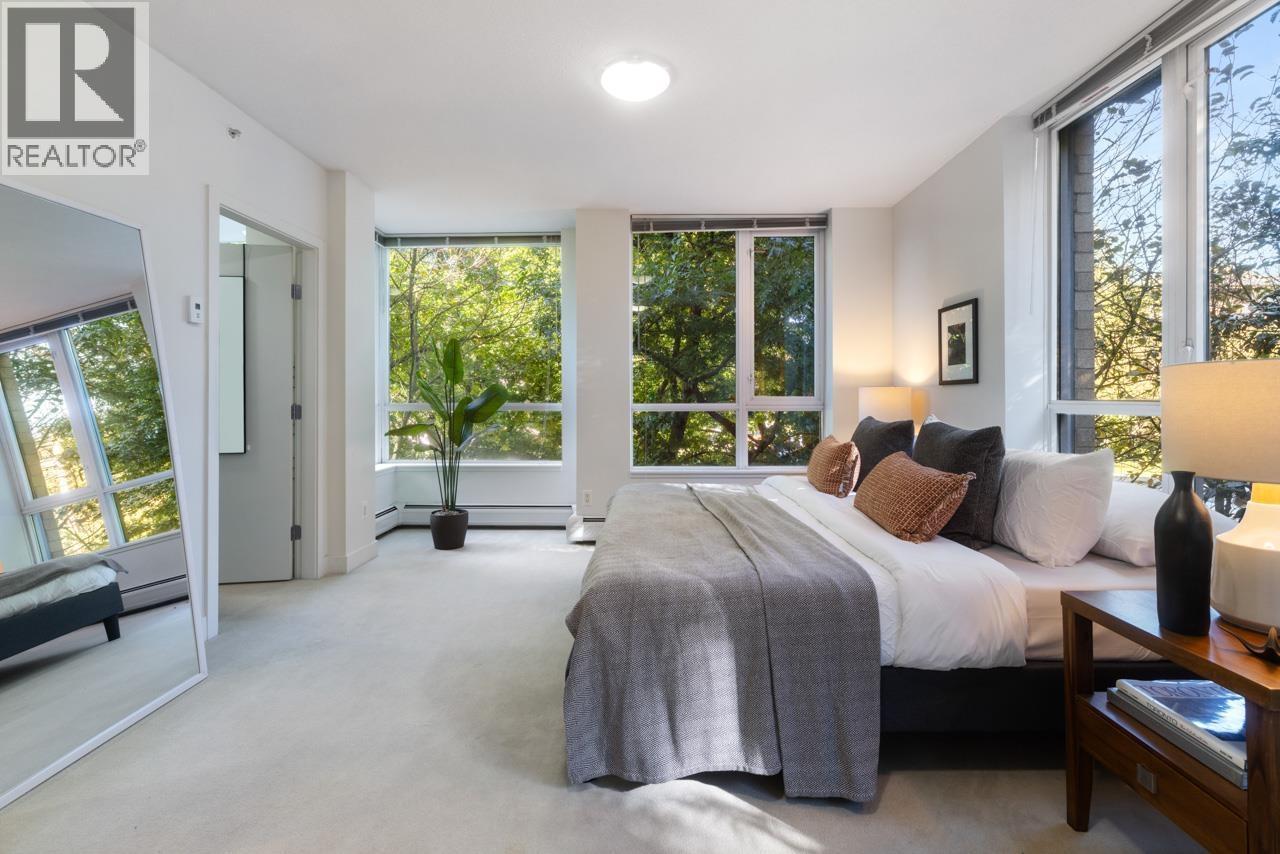 188 Chesterfield Avenue, North Vancouver, BC