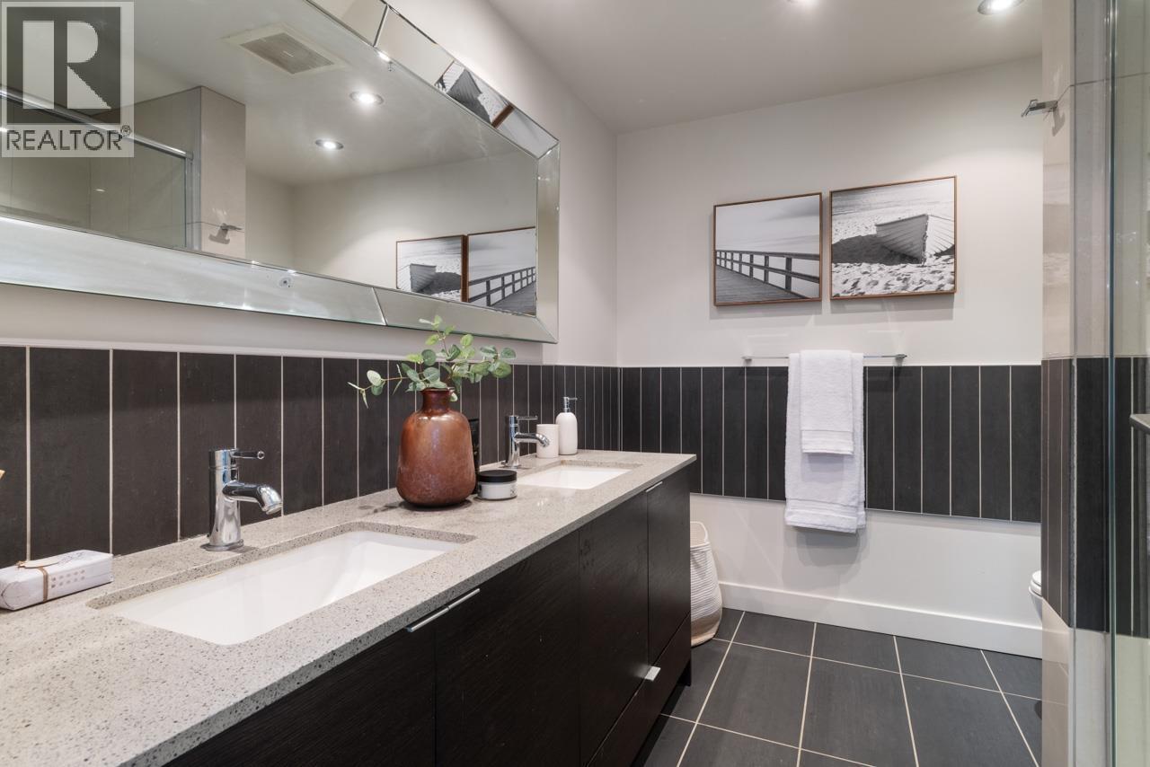 188 Chesterfield Avenue, North Vancouver, BC