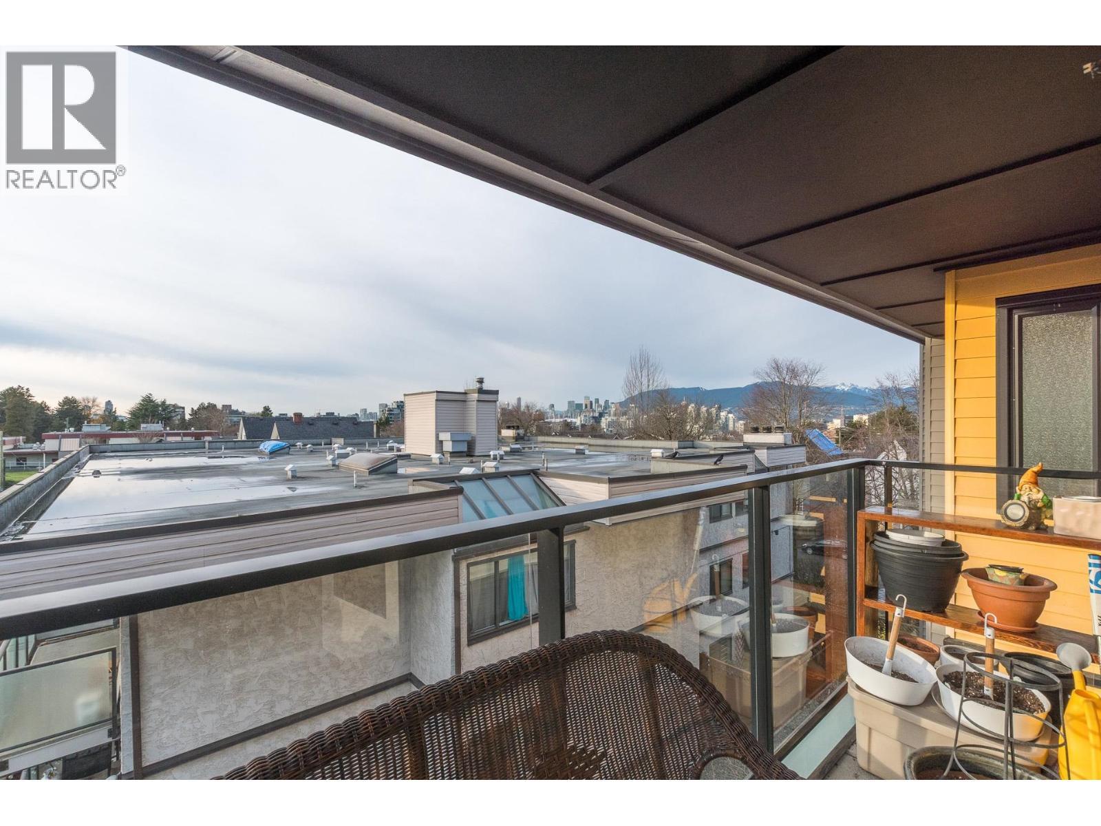 Ph1 562 E 7Th Avenue, Vancouver, BC