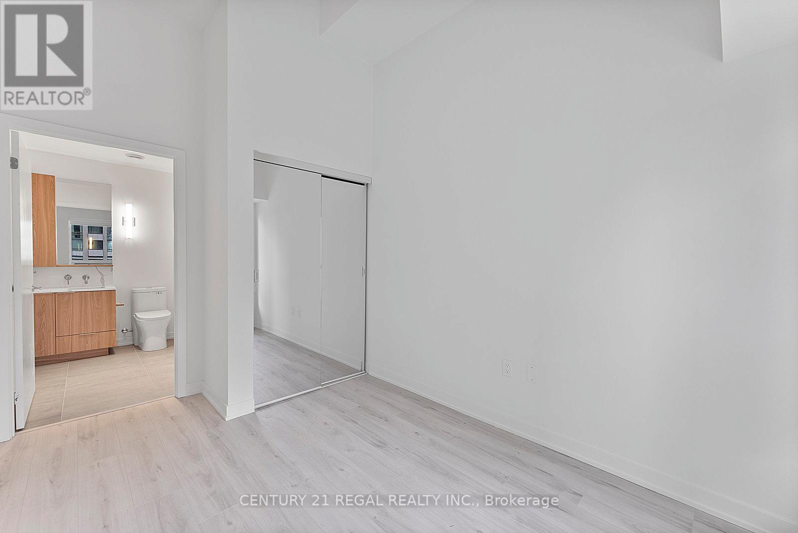 1303 - 110 Broadway Avenue, Toronto, ON - Indoor Photo Showing Other Room