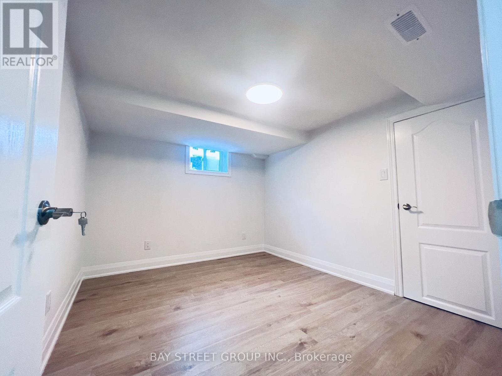 Bsmt - 1347 Victoria Park Avenue, Toronto, ON - Indoor Photo Showing Other Room