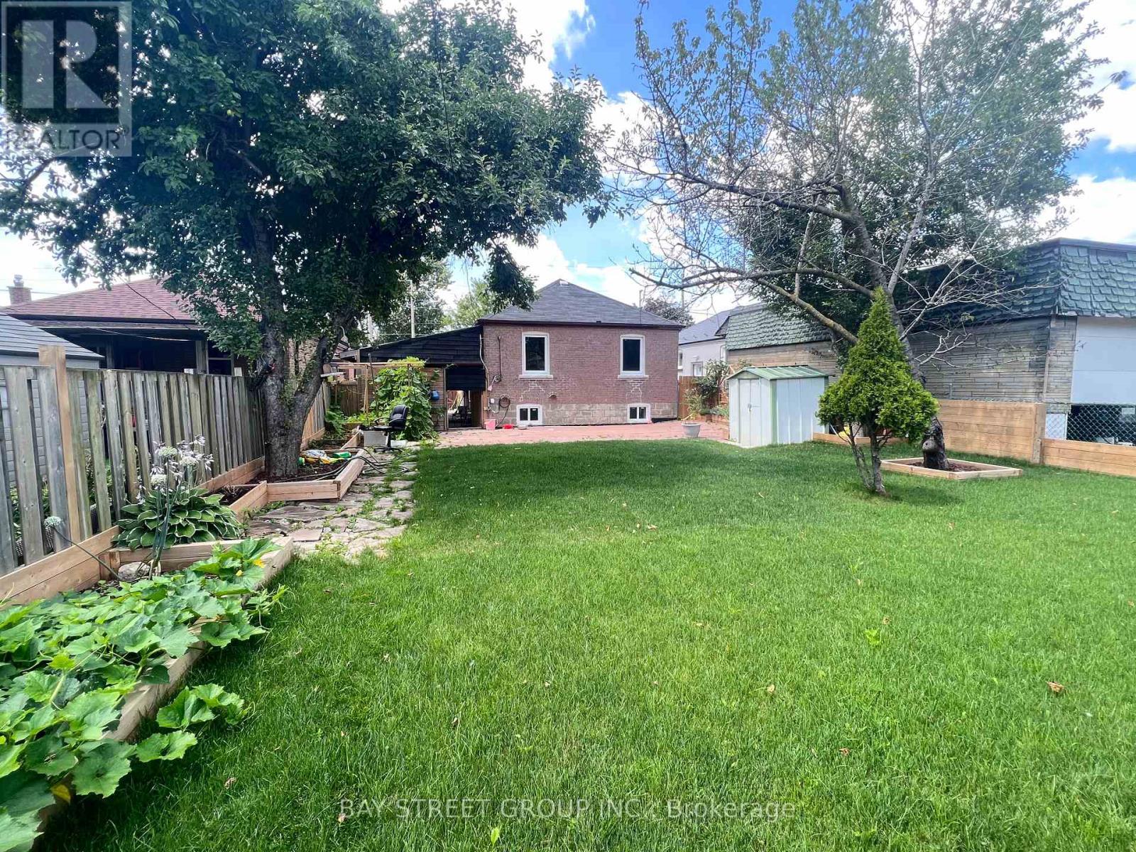 Bsmt - 1347 Victoria Park Avenue, Toronto, ON - Outdoor