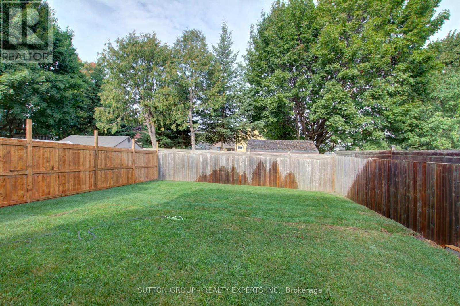 A - 104 Fifth Avenue, Kitchener, ON - Outdoor With Backyard