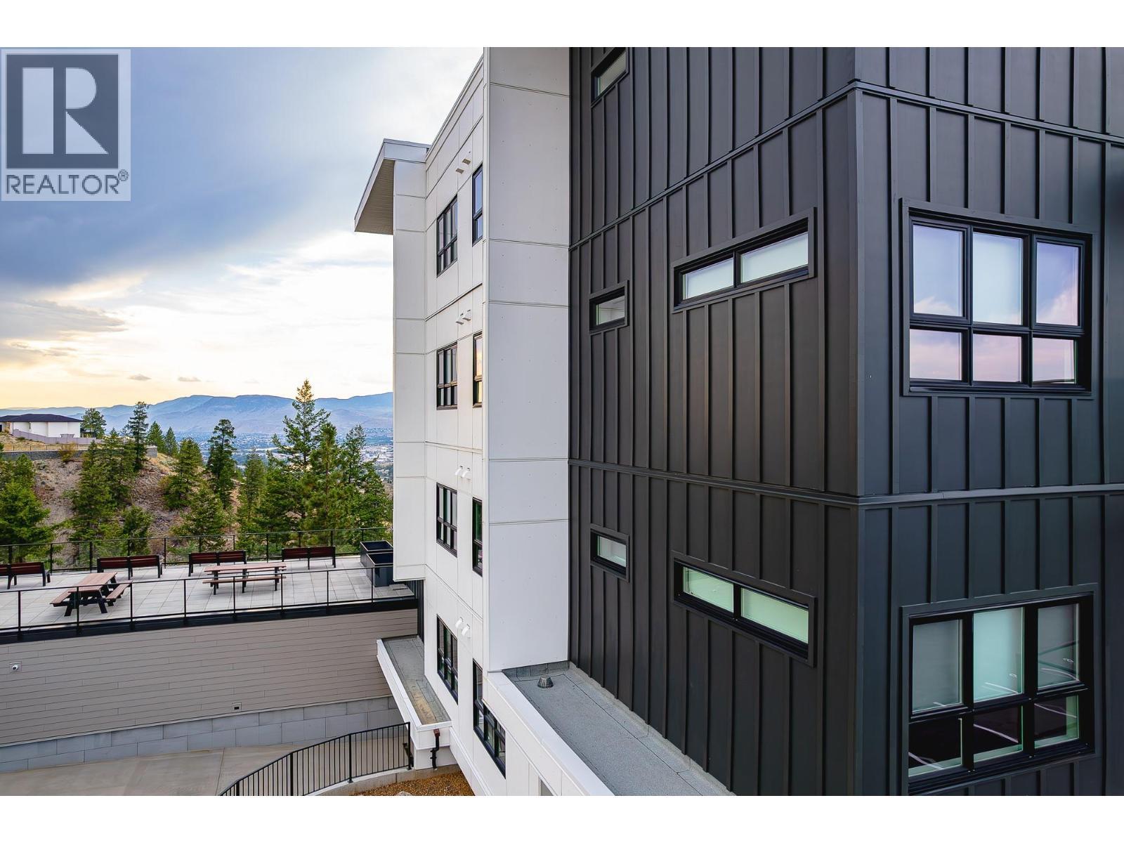 1844 Qu'Appelle Boulevard Unit# 107, Kamloops, BC - Outdoor With Exterior