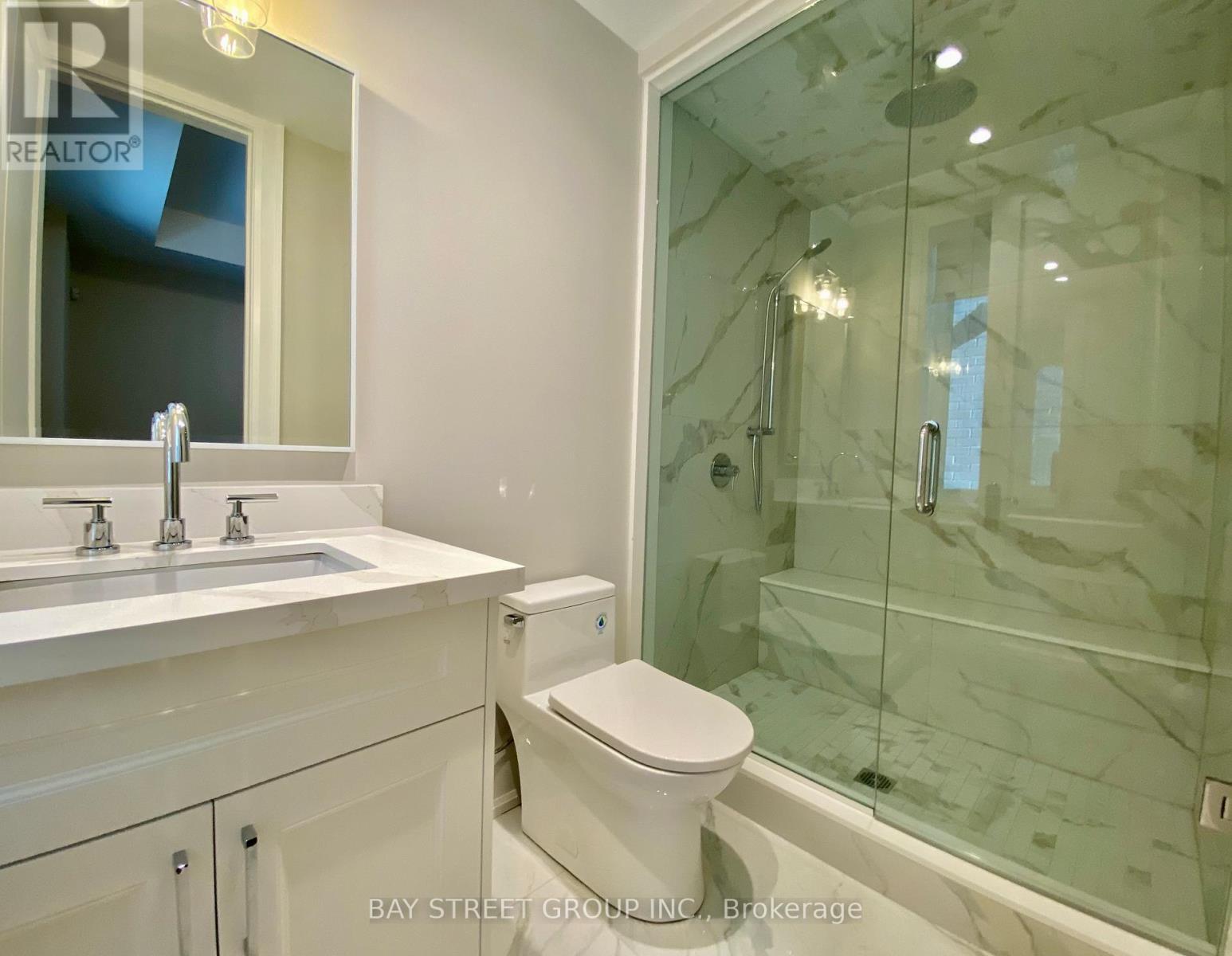 36 Elm Grove Avenue, Richmond Hill, ON - Indoor Photo Showing Bathroom