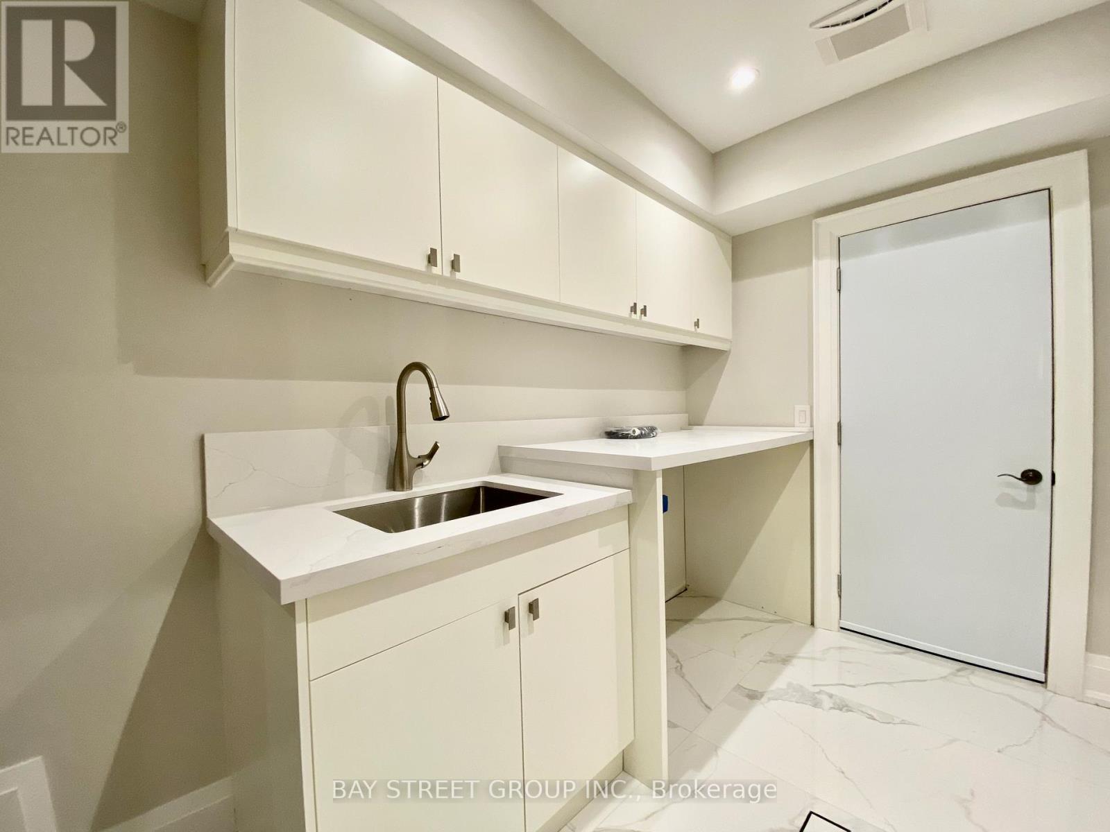 36 Elm Grove Avenue, Richmond Hill, ON - Indoor Photo Showing Laundry Room