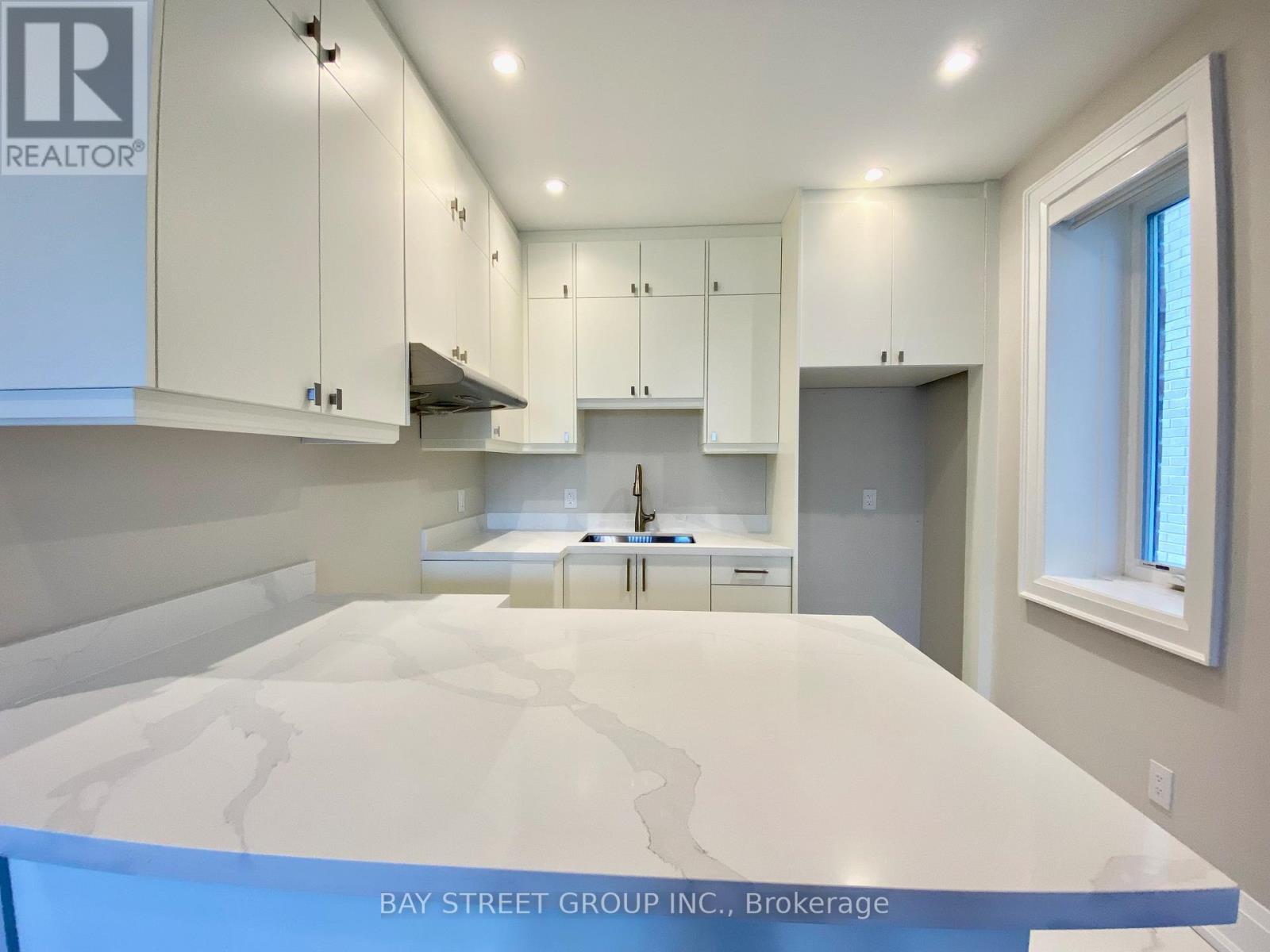 36 Elm Grove Avenue, Richmond Hill, ON - Indoor