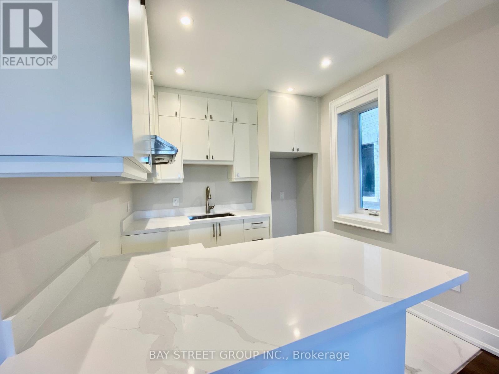 36 Elm Grove Avenue, Richmond Hill, ON - Indoor