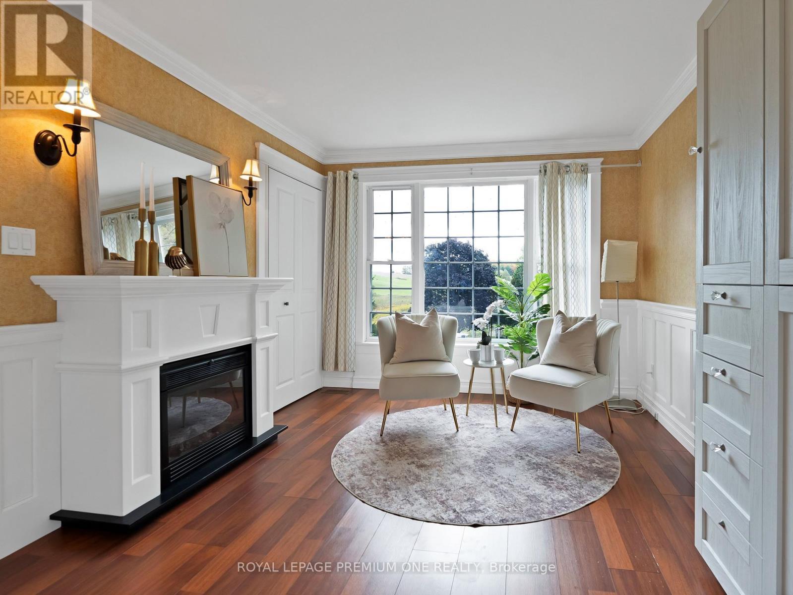 6921 4Th Line, New Tecumseth, ON - Indoor Photo Showing Living Room With Fireplace
