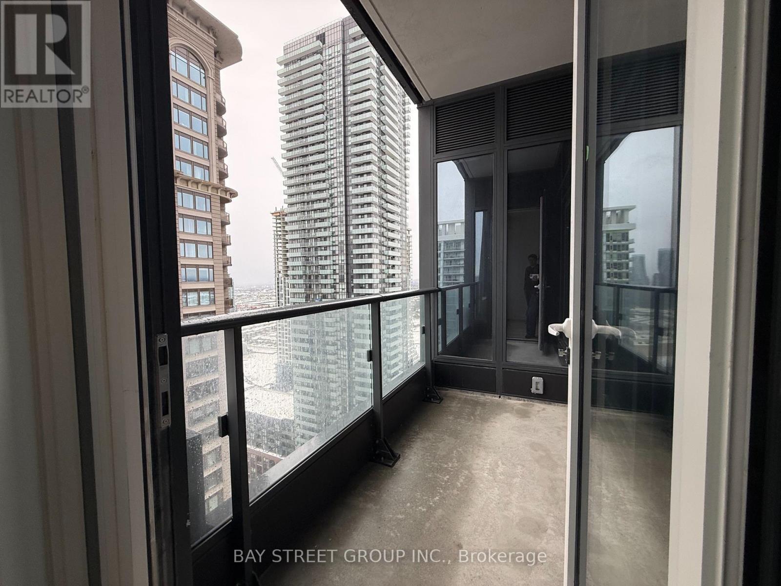 2705 - 395 Square One Drive, Mississauga, ON - Outdoor