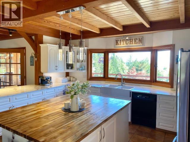 3749 Highway 101, Powell River, BC - Indoor Photo Showing Kitchen With Double Sink