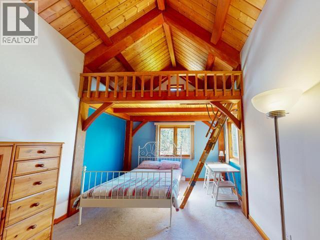 3749 Highway 101, Powell River, BC - Indoor Photo Showing Bedroom