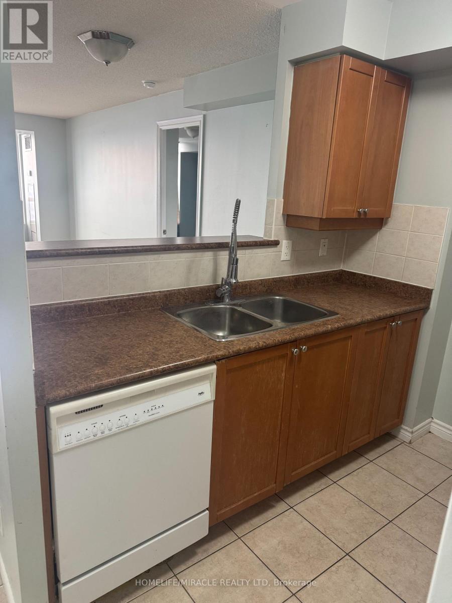 1624 - 700 Humberwood Boulevard, Toronto, ON - Indoor Photo Showing Kitchen With Double Sink